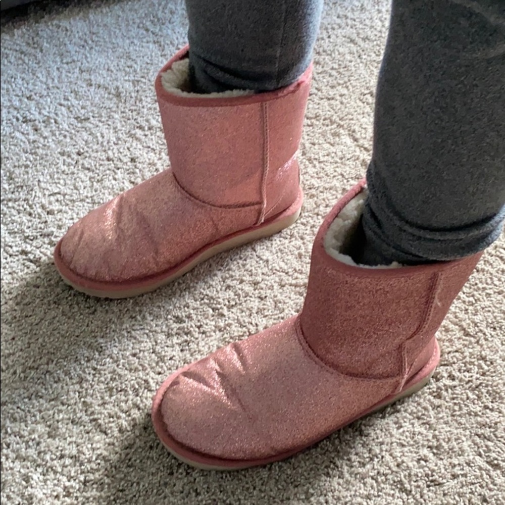 Girls Ugg’s size 6